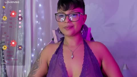 Snapshot of luna__cute chatting on 4, 12, 2024 Luna online show from 4, 12, 2024