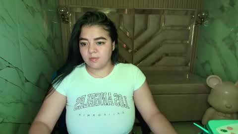 Snapshot of luna__r_ chatting on 2, 5, 2026 Luna online show from 2, 5, 2026