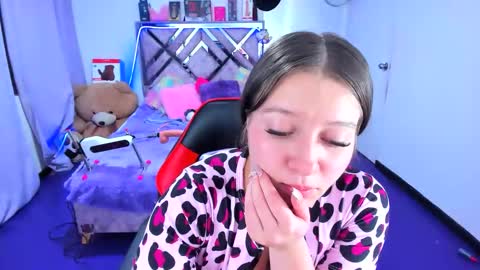 luna_analya online show from 6, 3, 2026