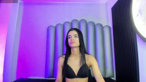 luna_bella_23 online show from 27, 5, 2026