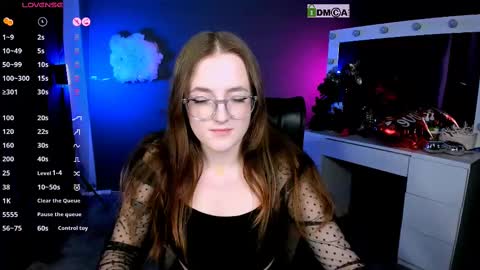 luna_berryy online show from 17, 2, 2025