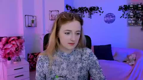 luna_berryy online show from 11, 7, 2026