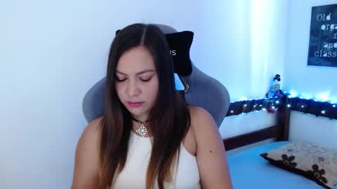 Luna Gomez online show from 9, 10, 2025