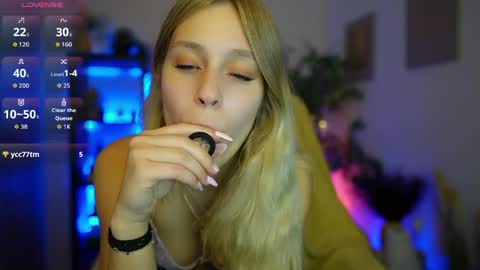 luna_grace18 online show from 22, 4, 2026