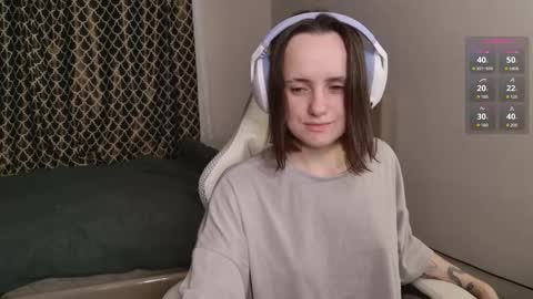 luna_loveeee online show from 4, 10, 2025