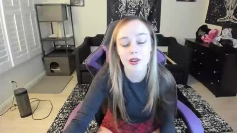 Luna online show from 5, 1, 2026