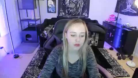 Snapshot of luna_lovelyy chatting on 19, 5, 2026 Luna online show from 19, 5, 2026