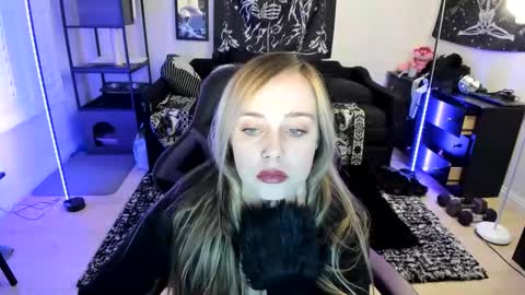 Snapshot of luna_lovelyy chatting on 27, 5, 2026 Luna online show from 27, 5, 2026