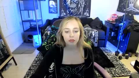 Snapshot of luna_lovelyy chatting on 5, 6, 2026 Luna online show from 5, 6, 2026