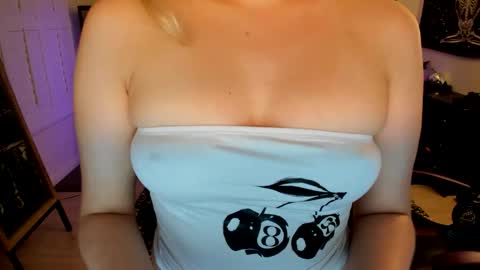 Snapshot of luna_lovelyy chatting on 7, 6, 2026 Luna online show from 7, 6, 2026