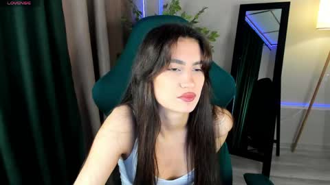 Snapshot of luna_mee chatting on 29, 5, 2026 Adele online show from 29, 5, 2026