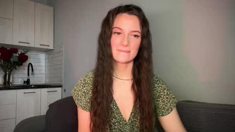 luna_raee online show from 1, 10, 2025