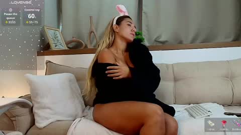 Snapshot of luna_velvvet chatting on 5, 6, 2026 Luna online show from 5, 6, 2026