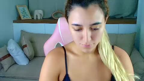 Snapshot of luna_velvvet chatting on 24, 6, 2026 Luna online show from 24, 6, 2026