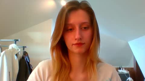 L U N A  online show from 19, 2, 2025