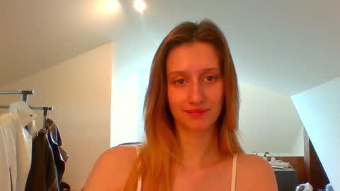 L U N A  online show from 28, 2, 2025