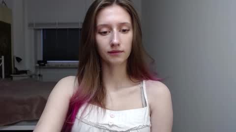 L U N A  online show from 24, 11, 2025