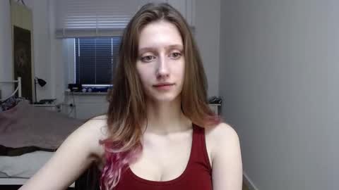 L U N A  online show from 19, 12, 2025