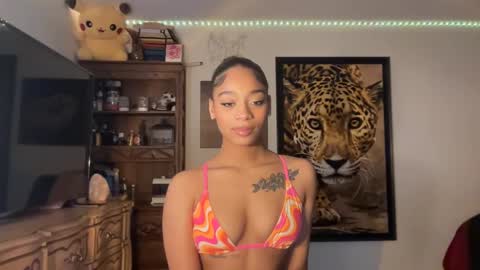 lunaa_11 online show from 12, 12, 2024