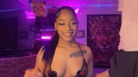 lunaa_11 online show from 12, 5, 2026