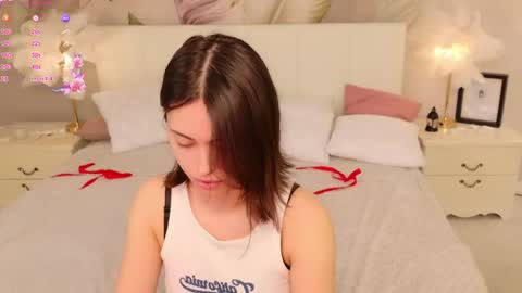 Snapshot of lunaa_baby_girl chatting on 16, 4, 2026 Luna online show from 16, 4, 2026