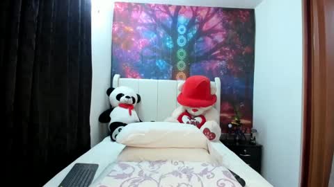 Snapshot of lunaa_mayerr chatting on 4, 10, 2025 lunaa mayer online show from 4, 10, 2025