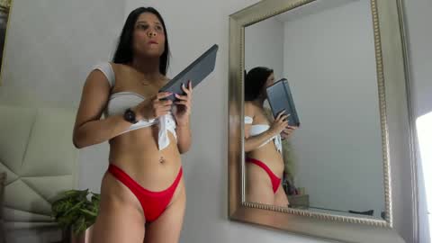 lunaasmithh online show from 29, 4, 2026