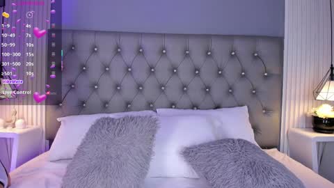 Luna  online show from 9, 4, 2026