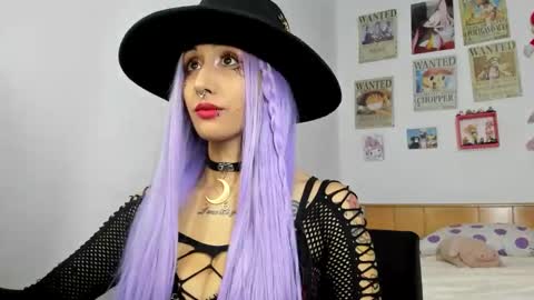 Snapshot of lunacristal_moon chatting on 28, 5, 2026 lunacristal_moon online show from 28, 5, 2026