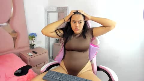 Snapshot of lunadreamsht chatting on 19, 12, 2025 lunadreamsht online show from 19, 12, 2025