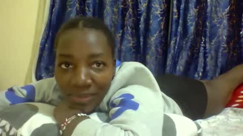 lunah_kitty online show from 16, 4, 2026