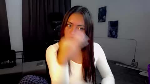 Snapshot of lunapinay chatting on 24, 4, 2026 Luna online show from 24, 4, 2026
