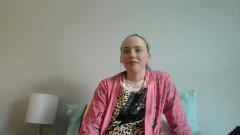 Snapshot of lunapixie2020 chatting on 14, 4, 2026 lunapixie2020 online show from 14, 4, 2026