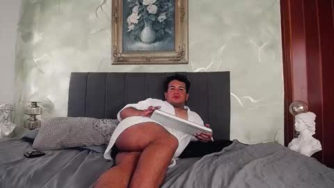 Snapshot of lunar_shade chatting on 4, 2, 2026 jesus online show from 4, 2, 2026