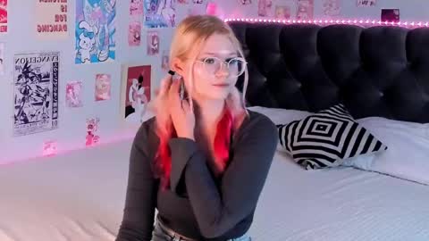 lunariafox online show from 31, 5, 2026