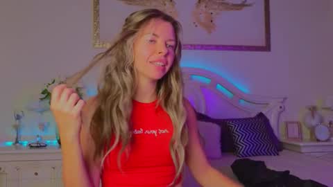 Luna Rishi online show from 7, 10, 2025