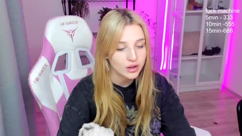 Snapshot of lunatale chatting on 7, 12, 2024 Kate online show from 7, 12, 2024