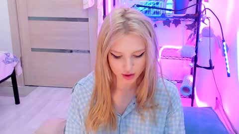 Snapshot of lunatale chatting on 31, 1, 2025 Kate online show from 31, 1, 2025