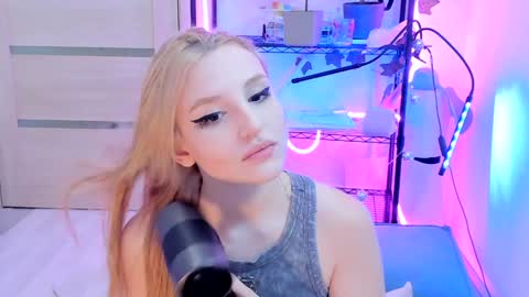 Snapshot of lunatale chatting on 7, 2, 2025 Kate online show from 7, 2, 2025