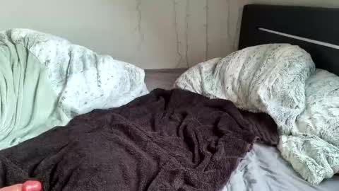 Luna  powered by bitch dust online show from 18, 1, 2025