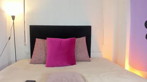 lunavelvet7 online show from 12, 1, 2026