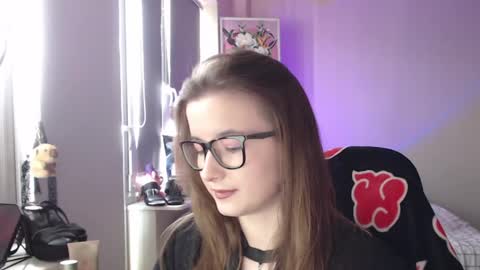 LunaXcherry online show from 19, 4, 2026