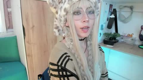 Snapshot of lunivyra chatting on 23, 7, 2026 lunivyra online show from 23, 7, 2026