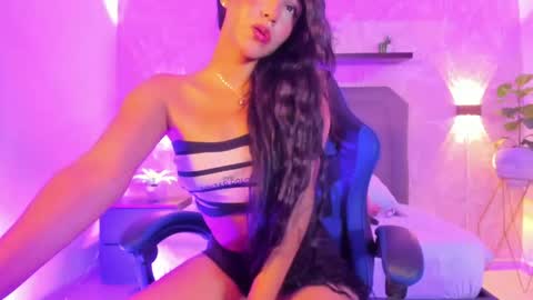 L U N A  online show from 20, 5, 2026