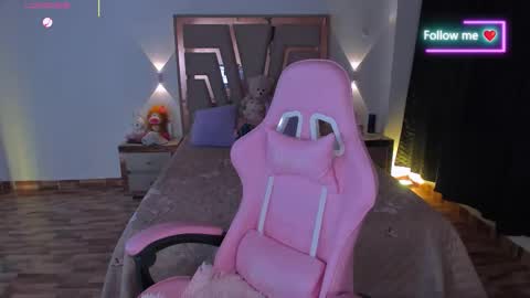 LUNA ROSE online show from 25, 3, 2026