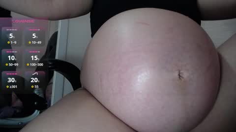 Snapshot of lunnadoll chatting on 4, 10, 2025 Katty what ever do you want on my pv is for extra tokens minimi 250 tks ty u for understand online show from 4, 10, 2025