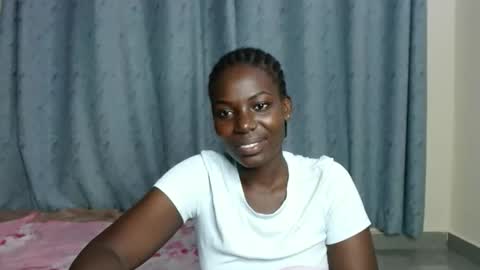 luo_queen online show from 5, 10, 2025