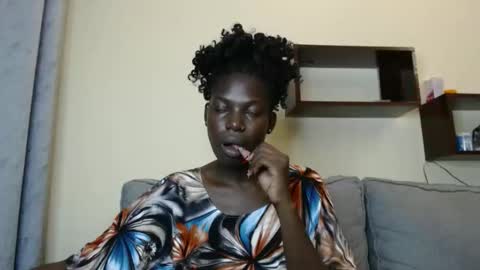 luo_queen online show from 24, 2, 2026