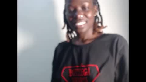 luo_queen online show from 19, 5, 2026