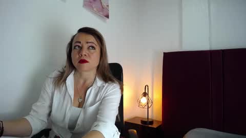 Lupita223 online show from 27, 2, 2025